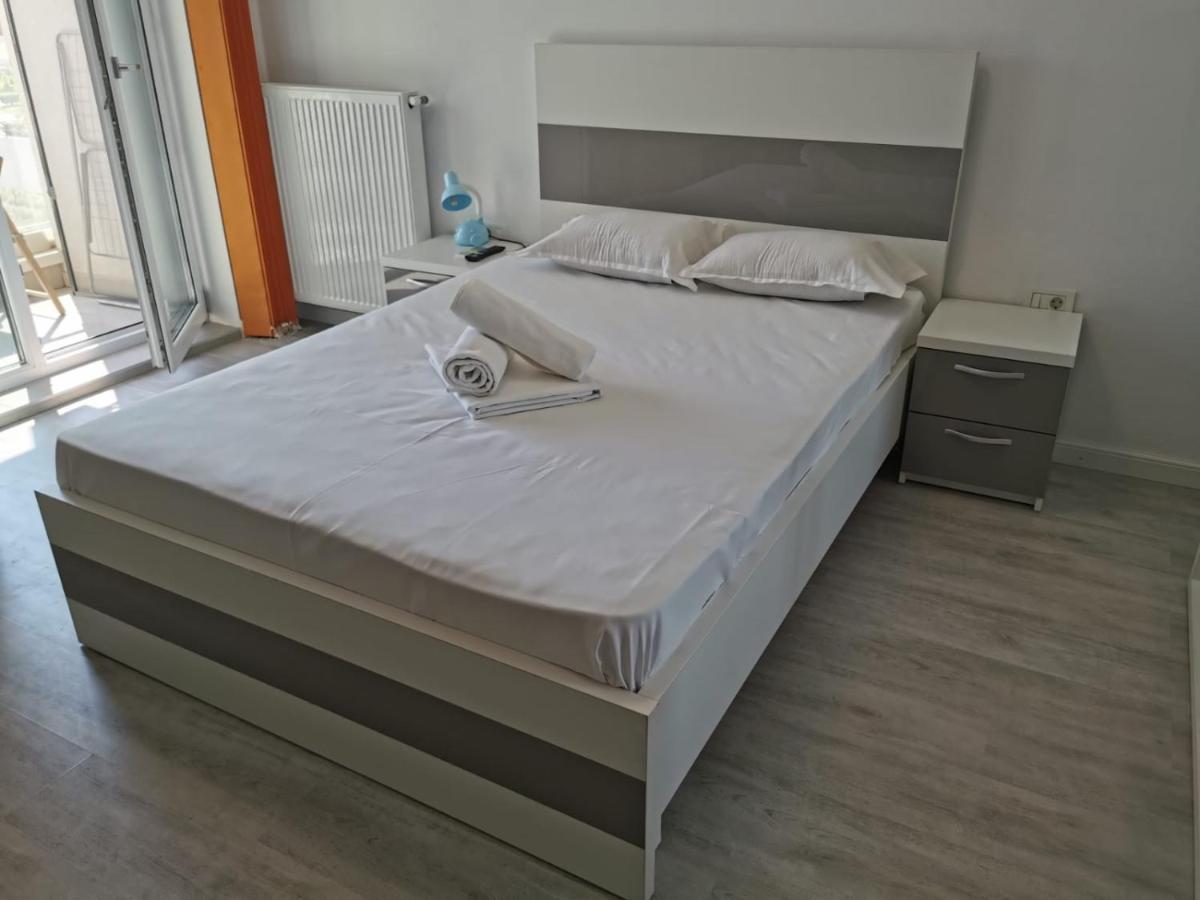 Grand Mamaia Lake Apartments Констанца Екстериор снимка